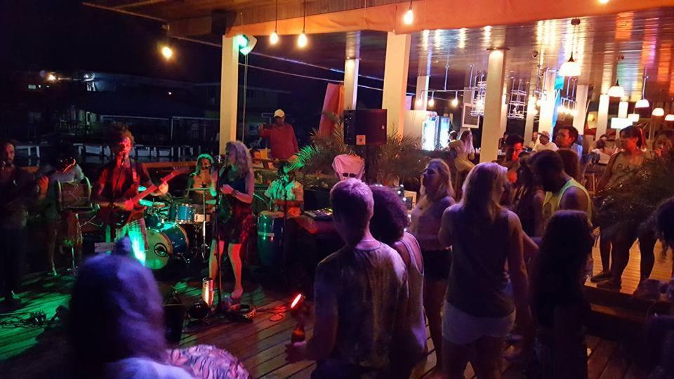 Hostel Mamallena Bocas Del Toro (Adults Only) Buitenkant foto